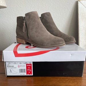Blondo Liam Suede Waterproof Ankle Boot Size 7.5